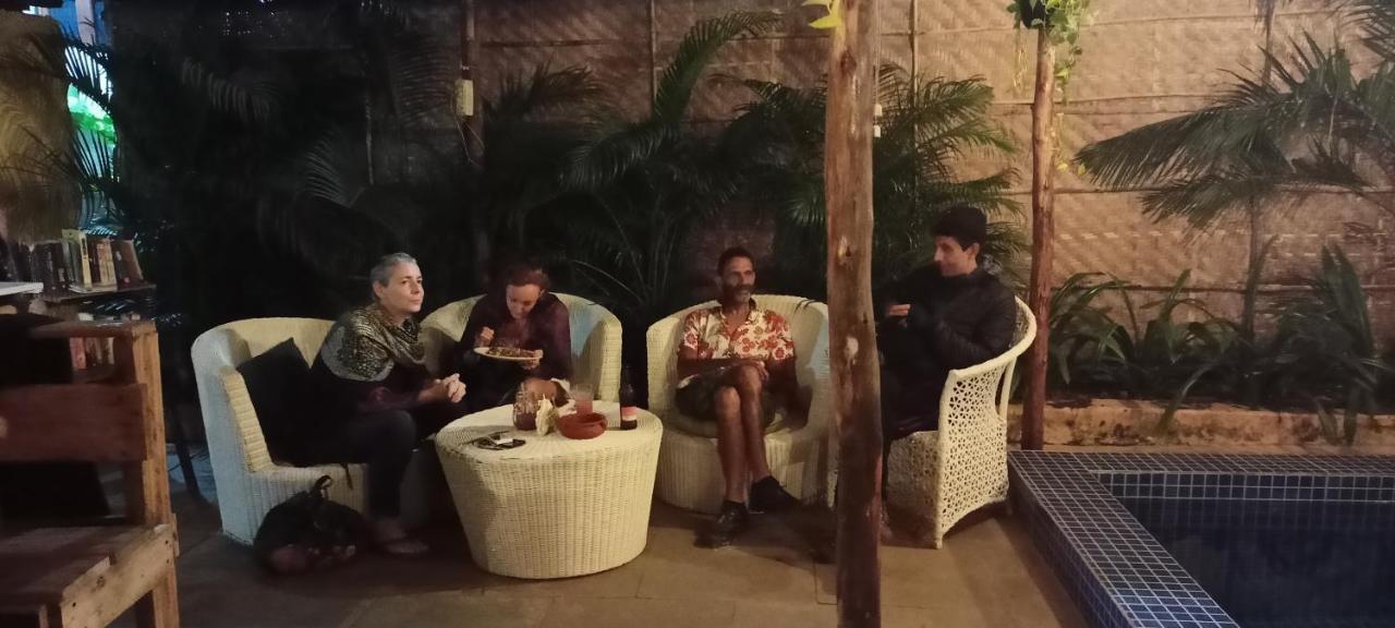 Red Monkeys Hostel 阿姆波尔 外观 照片