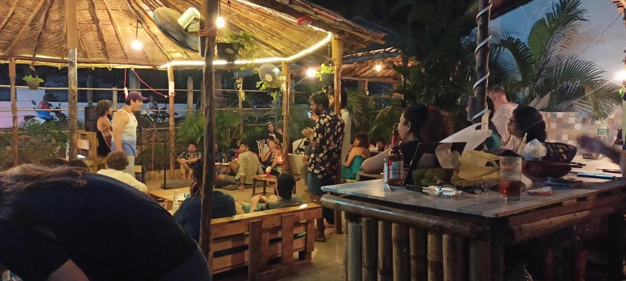 Red Monkeys Hostel 阿姆波尔 外观 照片