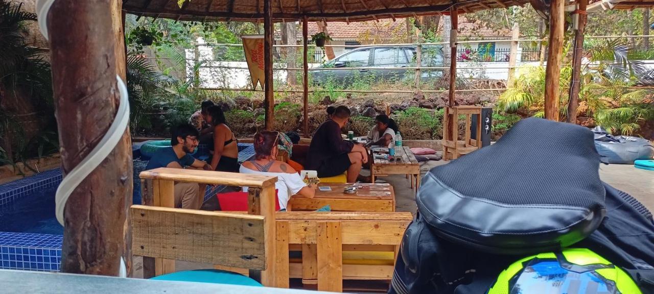 Red Monkeys Hostel 阿姆波尔 外观 照片