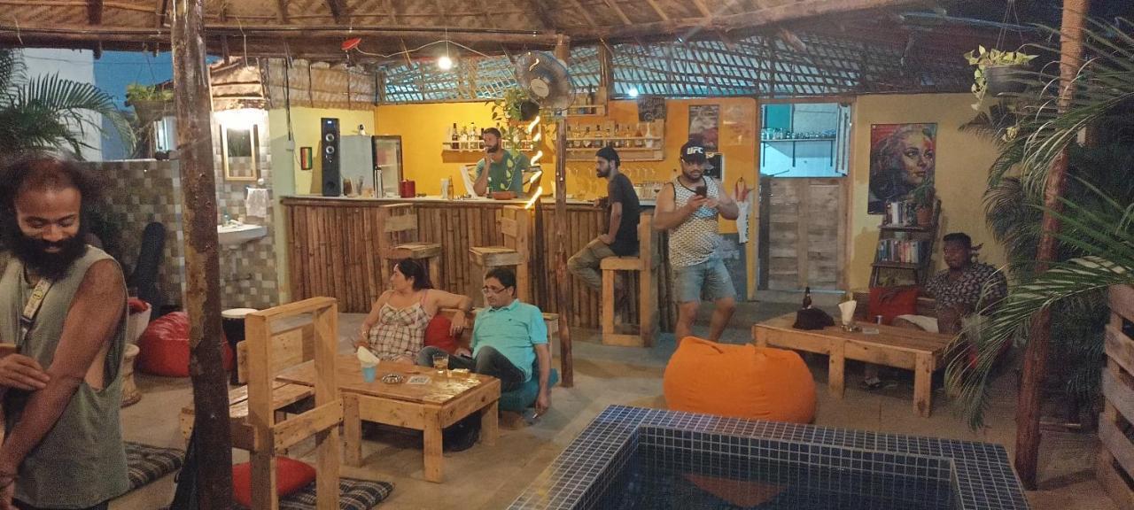 Red Monkeys Hostel 阿姆波尔 外观 照片